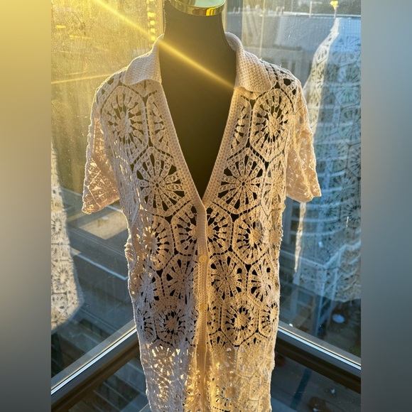 🆕 FARM Rio 🧿 NWOT White Semisheer Floral Button-Up Crochet Cover-Up Dress, M - Picture 13 of 15